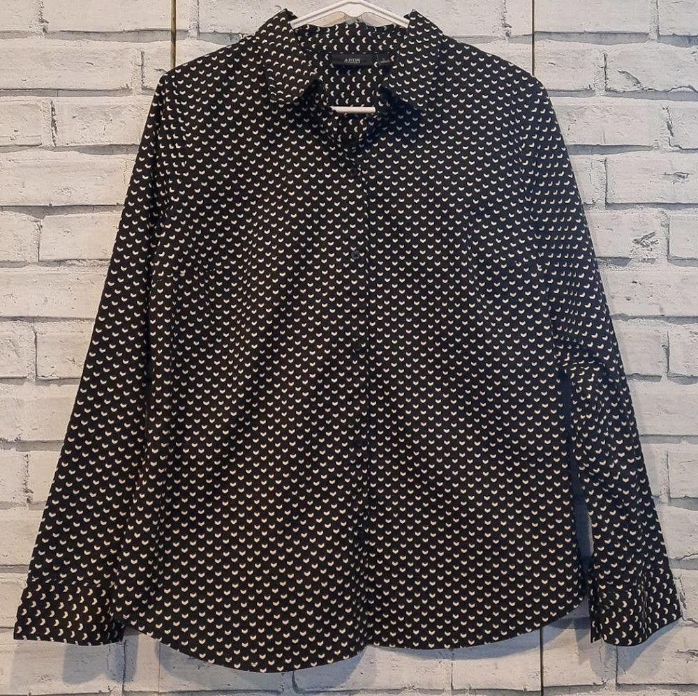 Black with Gold Chevron Pattern Button Down Apt.9
